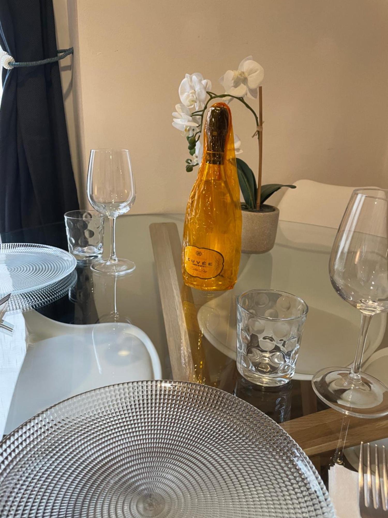 Appartamento Luxury 4 Al Duomo Di Parma Esterno foto